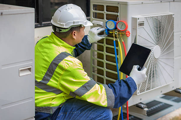 Professional Hvac technician working in Gardiner, ME